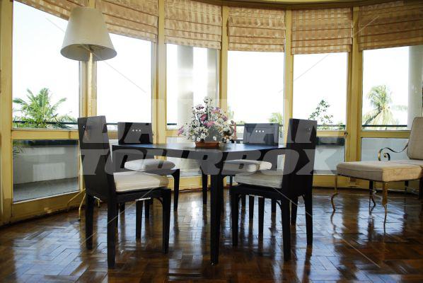 holiday in Inya Lake