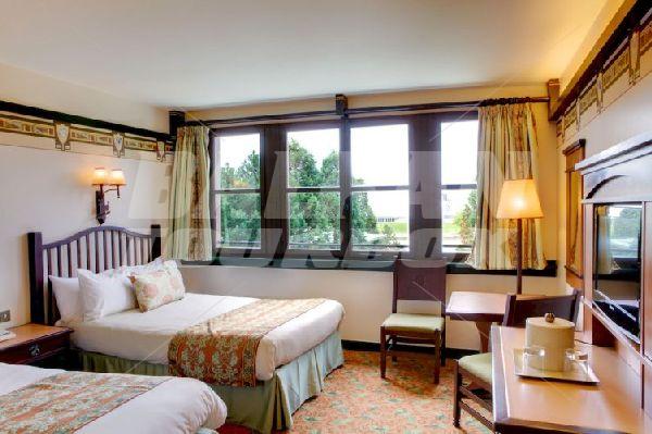почивка в Disney's Sequoia Lodge