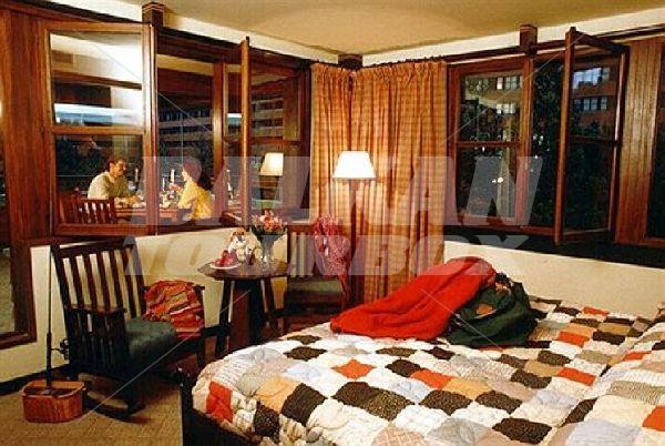 почивка в Disney's Sequoia Lodge