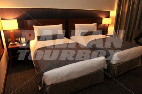 почивка в Grand Millennium Al Wahda
