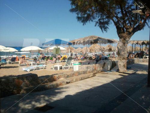 holiday in Happy Days Hotel