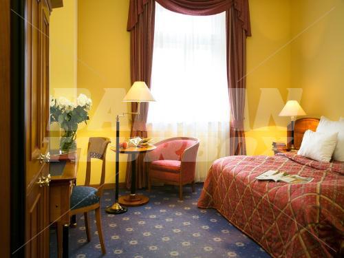 почивка в Golden Tulip Savoy Prague