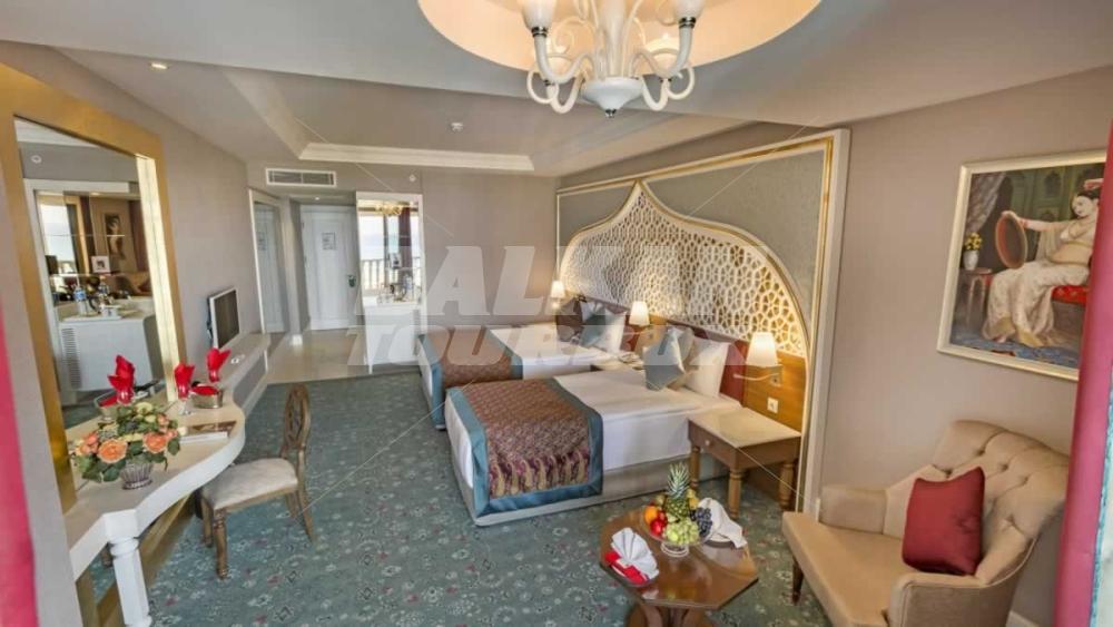 holiday in Royal Taj Mahal