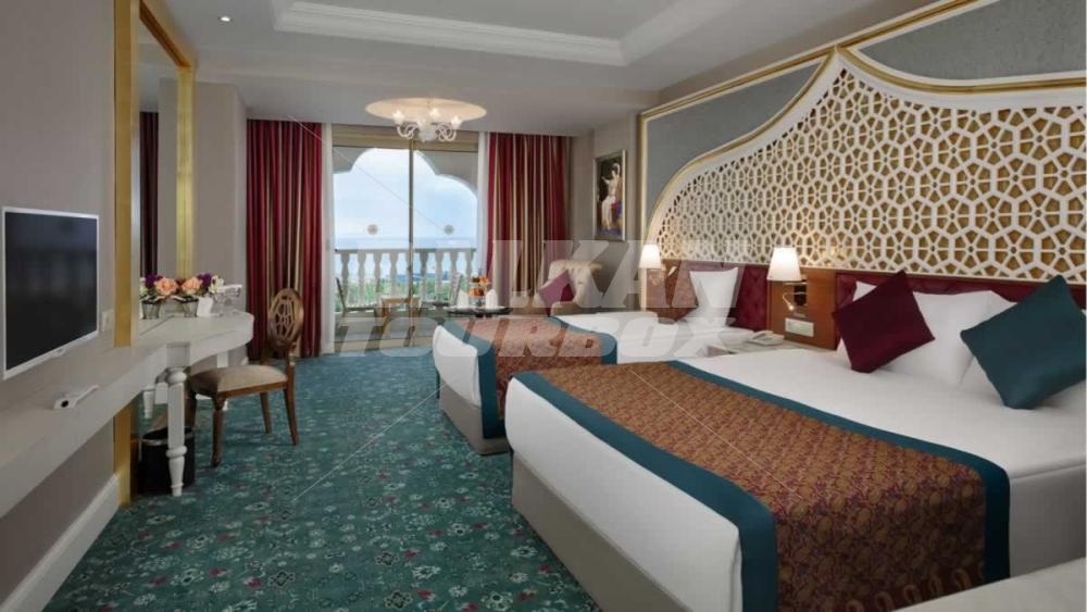 holiday in Royal Taj Mahal