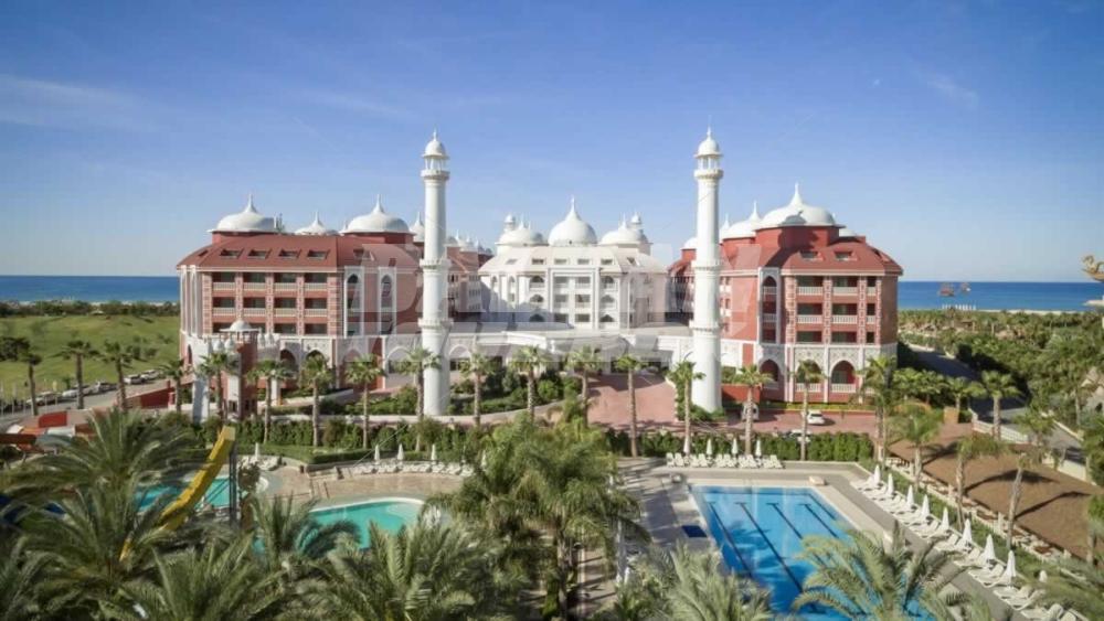 holiday in Royal Taj Mahal