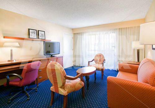 почивка в Courtyard by Marriott Fresno