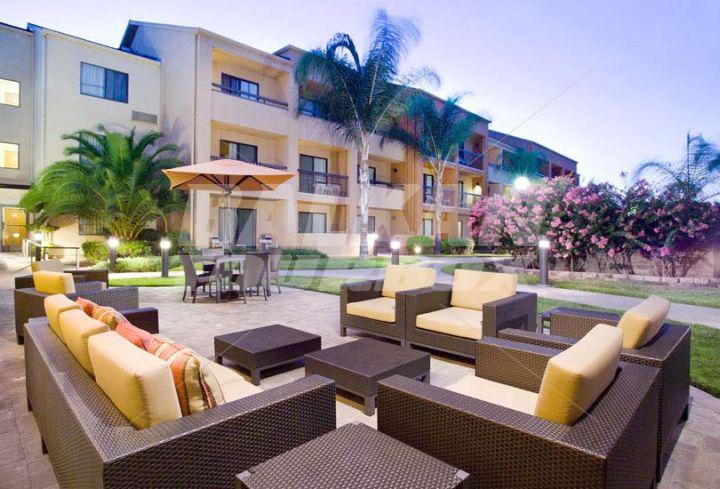 почивка в  Courtyard by Marriott Fresno