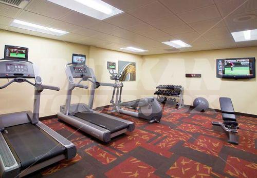 почивка в Courtyard by Marriott Fresno