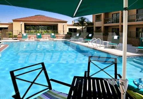 почивка в Courtyard by Marriott Fresno