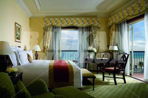 почивка в The Ritz Carlton Dubai