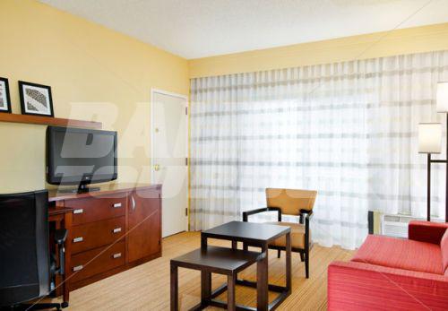 почивка в Courtyard by Marriott Kansas City Airport