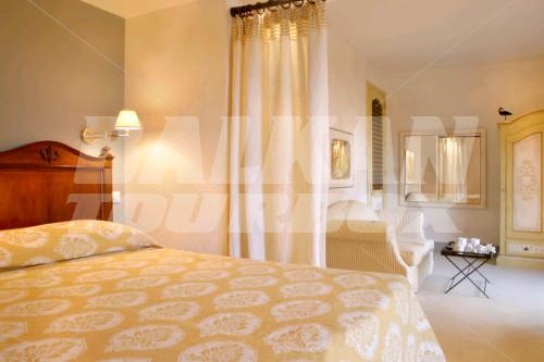 holiday in Le Convivial Luxury Suites and Spa