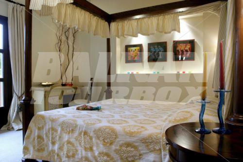 holiday in Le Convivial Luxury Suites and Spa