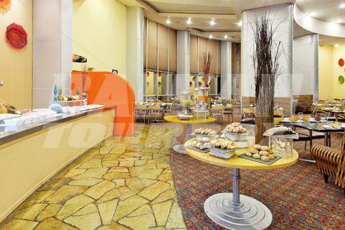почивка в Holiday Inn Monterrey - Parque Fundidora