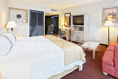 почивка в Holiday Inn Monterrey - Parque Fundidora