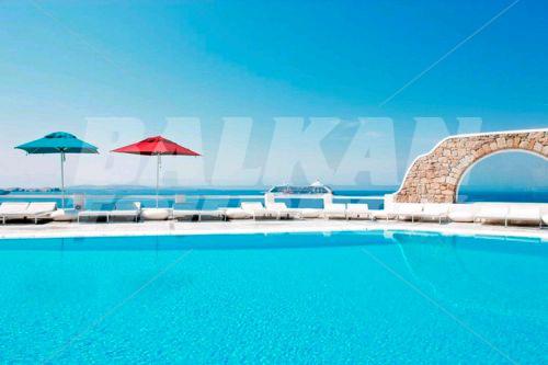 holiday in Kouros
