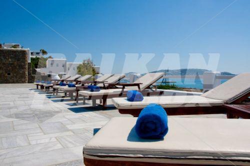holiday in Kouros