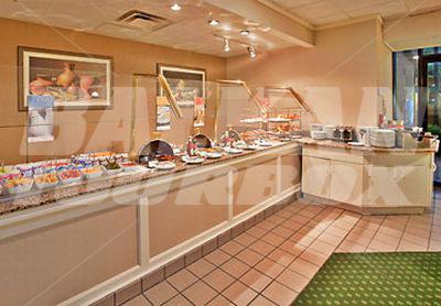 почивка в Courtyard by Marriott Austin-University Area