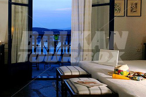 почивка в Agionissi Resort