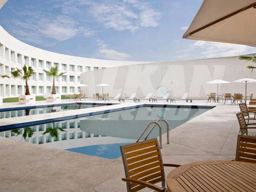 почивка в NH Aeropuerto T2 Mexico