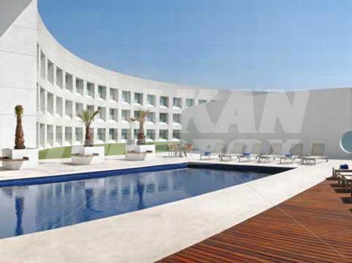 почивка в NH Aeropuerto T2 Mexico