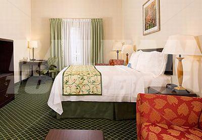 почивка в Fairfield Inn by Marriott Orlando Airport
