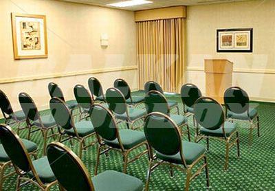 почивка в Courtyard by Marriott Charleston North/Coliseum