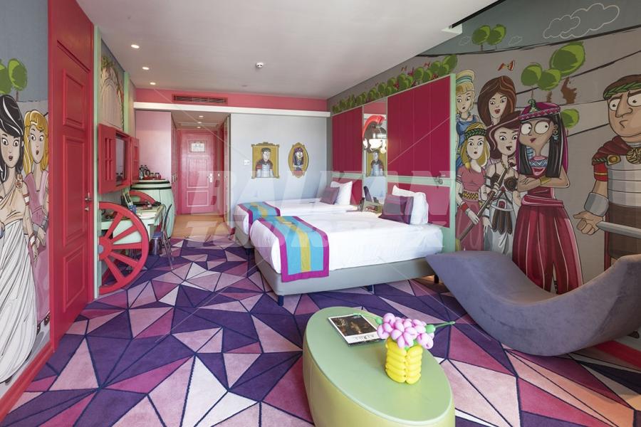 почивка в The Land of Legends Kingdom Hotel