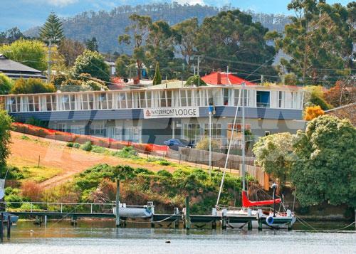 почивка в  Leisure Inns Waterfront Lodge