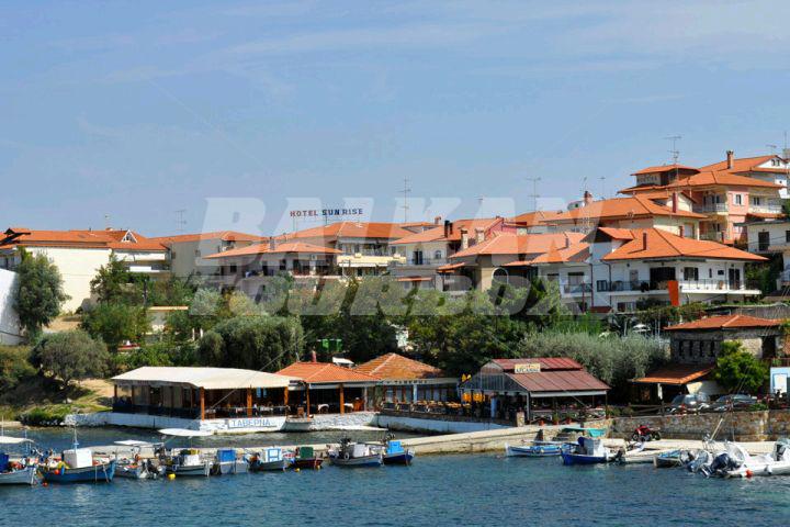 почивка в  Sunrise Hotel Amouliani