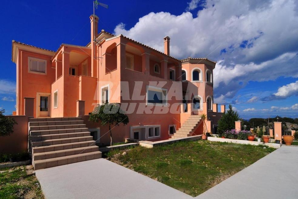 почивка в  Luxury Villa in Corfu