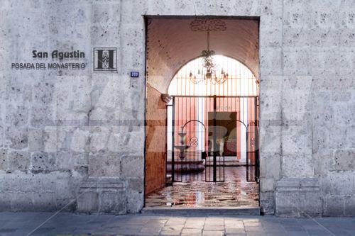 почивка в The San Agustin Posada del Monasterio Hotel