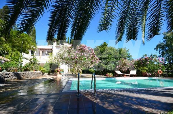 почивка в Corfu Luxury Villas