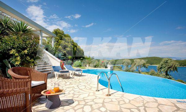 почивка в Corfu Luxury Villas