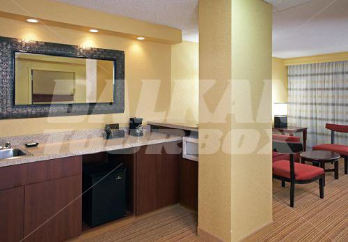 почивка в Courtyard by Marriott Los Angeles Marina del Rey