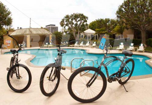 почивка в Courtyard by Marriott Los Angeles Marina del Rey