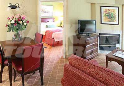 почивка в Residence Inn by Marriott Charleston Downtown/Riverview