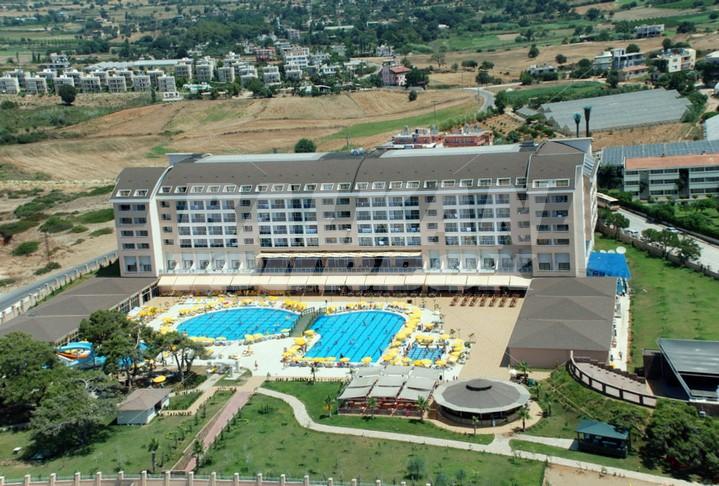 почивка в  Laphetos Beach Resort and SPA