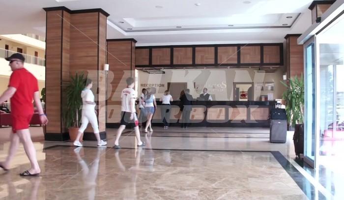 почивка в Laphetos Beach Resort and SPA