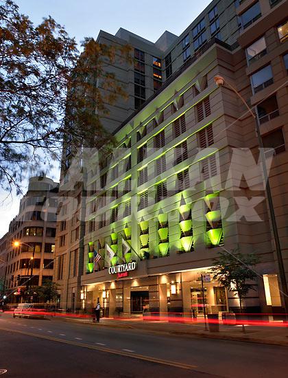 почивка в  Courtyard by Marriott Chicago Downtown/River North