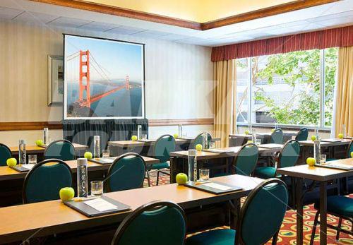 почивка в Courtyard by Marriott Downtown San Francisco