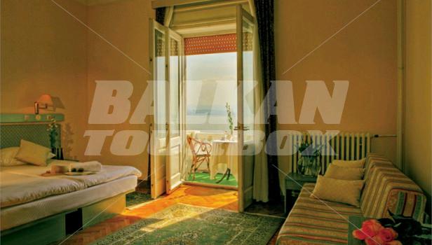 holiday in Belvedere