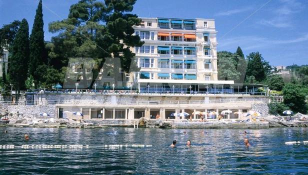 holiday in Belvedere