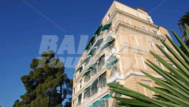 holiday in Belvedere