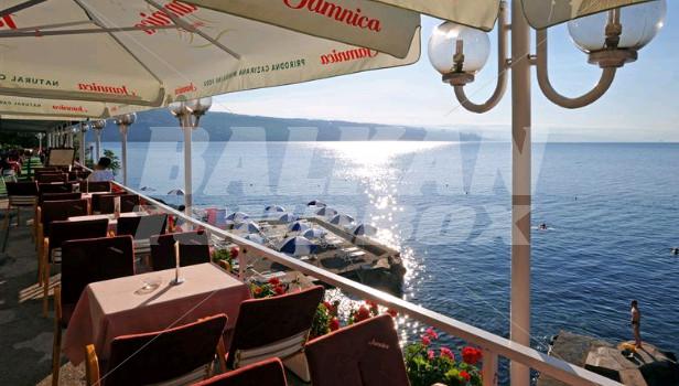 holiday in Belvedere