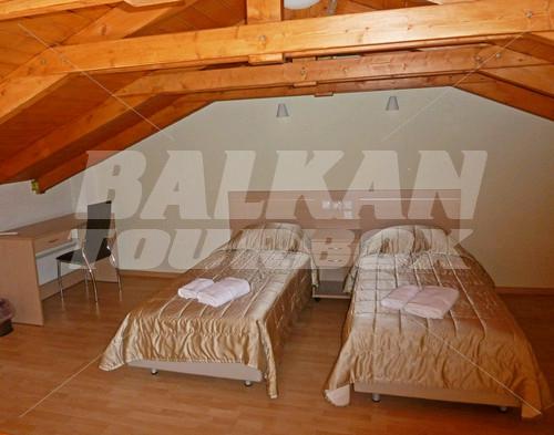 holiday in Eleana