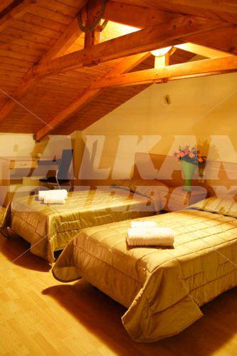 holiday in Eleana