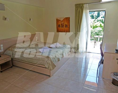 holiday in Eleana