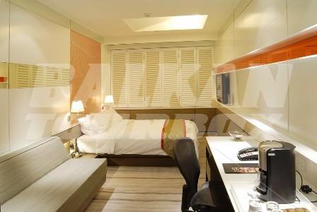 holiday in Charterhouse Causeway Bay