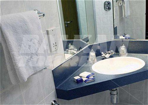почивка в Holiday Inn Express Luton Airport